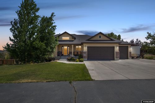 604 Country Club Dr, Evanston, WY, 82930-3252 | Card Image