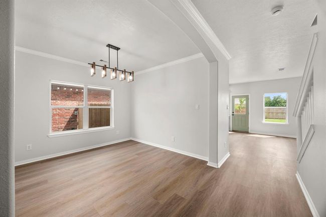 Formal Dining with Elegant Natural Light | Image 9