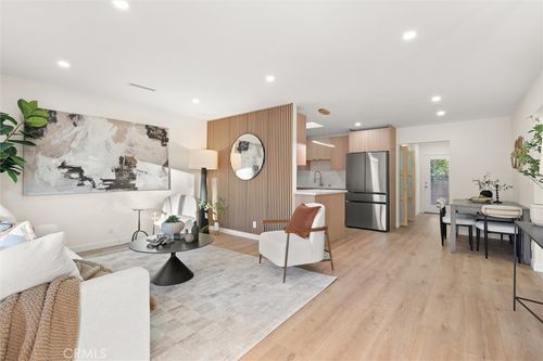 4534 Lennox Ave, Sherman Oaks, CA, 91423-2613 | Card Image