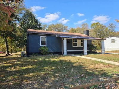 378 B Pine Street, House other with 3 bedrooms, 2 bathrooms and null parking in Mocksville NC | Image 1