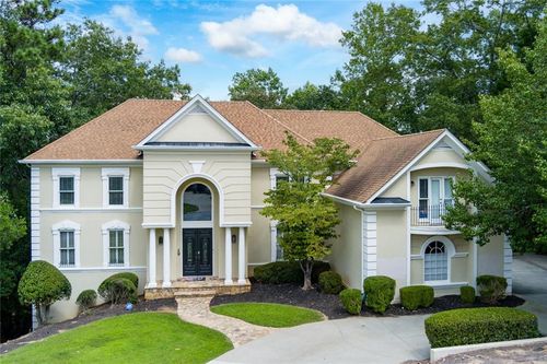 8320 Sentinae Chase Dr, Roswell, GA, 30076-4460 | Card Image
