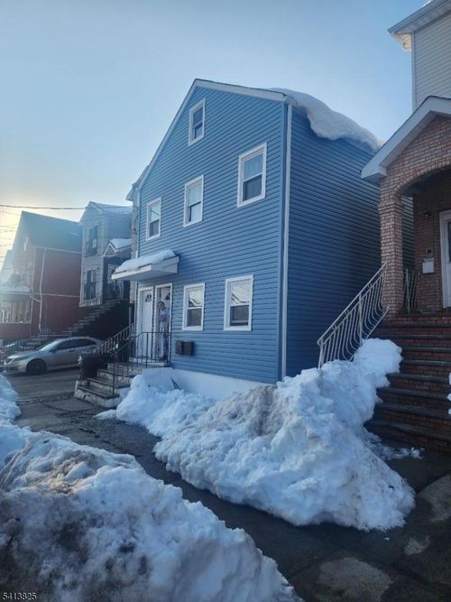 51 Geneva St, Elizabethport, NJ, 07206-1542 | Card Image