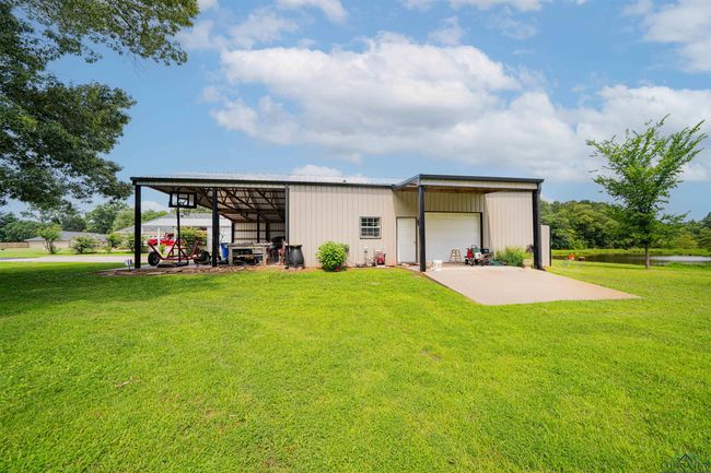 204 Rusty Ln, House other with 3 bedrooms, 2 bathrooms and null parking in Gladewater TX | Image 31