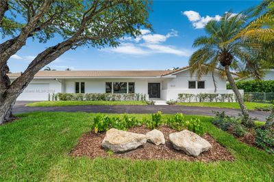 13221 Sw 72nd Ave, House other with 4 bedrooms, 3 bathrooms and null parking in Pinecrest FL | Image 1