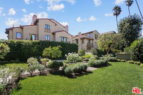 111-823 S Bundy Dr, Los Angeles, CA, 90049-7512 | Card Image
