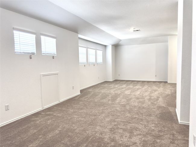 Upstairs living area full length | Image 20