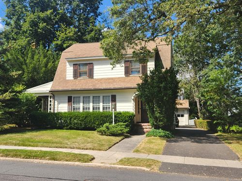 88 Coniston Ave, Waterbury, CT, 06708-1942 | Card Image