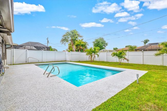 419 Dorchester Drive, House other with 3 bedrooms, 2 bathrooms and null parking in Venice FL | Image 36