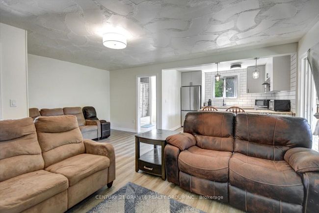 2289 Loop Rd, Home with 6 bedrooms, 4 bathrooms and 4 parking in Wilberforce ON | Image 10