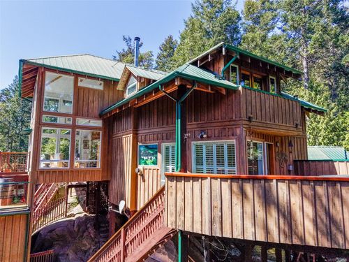 486 Bluff Way, Mayne Island, BC, V0N2J2 | Card Image