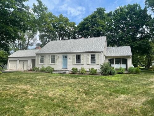 4 Lyman Ter, South Hadley, MA, 01075-2624 | Card Image