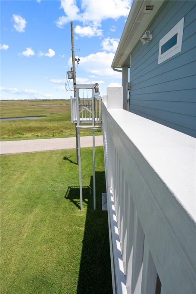 1301 Lagoon Dr, House other with 3 bedrooms, 2 bathrooms and 1 parking in Crystal Beach TX | Image 35