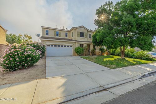 2300 Thorncroft Cir, Palmdale, CA, 93551-6954 | Card Image