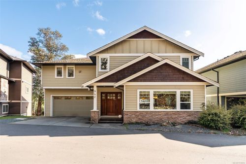 942 Arngask Ave, Victoria, BC, V9B5X7 | Card Image