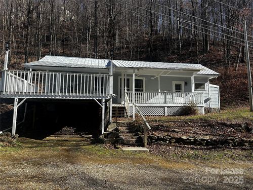 717 Deep Gap Rd, Burnsville, NC, 28714-6824 | Card Image