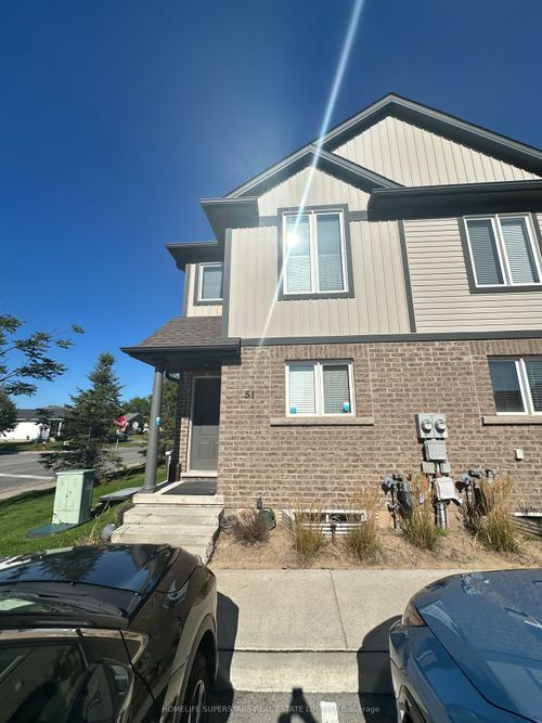 51-7768 Ascot Cir, Niagara Falls, ON, L2H3P9 | Card Image