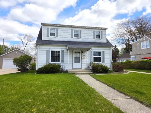 1043 Birchwood Dr, West Bend, WI, 53095-4705 | Card Image