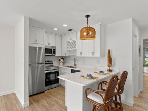 apt-h7-2800 Indian River Blvd, Vero Beach, FL, 32960-4238 | Card Image