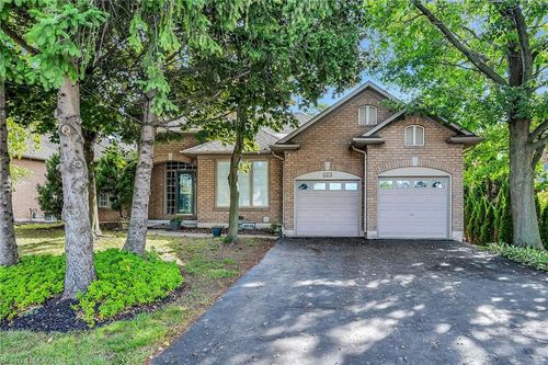 223 Greenbriar Rd, Ancaster, ON, L9G3V9 | Card Image