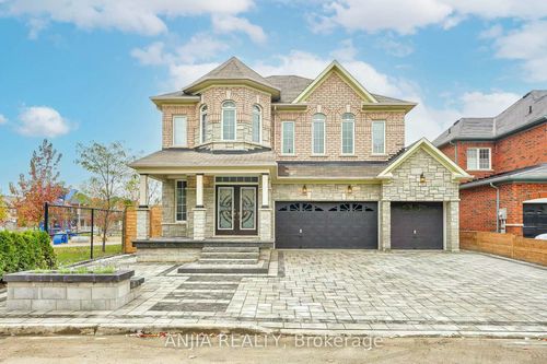 70 Fairlee Cir, Stouffville, ON, L4A0V3 | Card Image