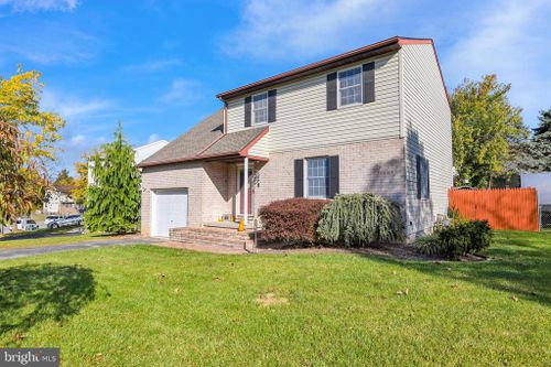 6 Pinewood Circle, HANOVER, PA, 17331 | Card Image