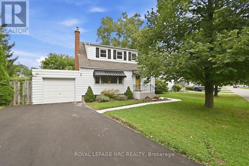 17 Winston Road, St. Catharines (Carlton/Bunting), ON, L2M4R1 | Card Image