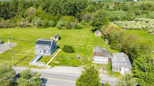 576 Faunce Corner Rd, Dartmouth, MA, 02747-1217 | Card Image