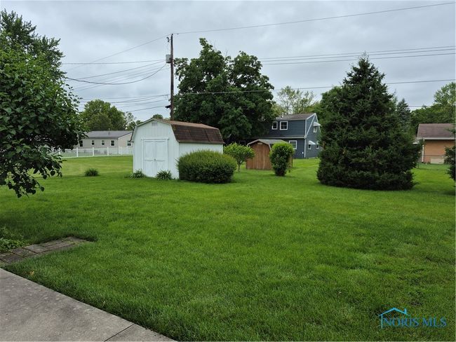 1100 Cherry Ln, House other with 3 bedrooms, 2 bathrooms and 2 parking in Findlay OH | Image 28