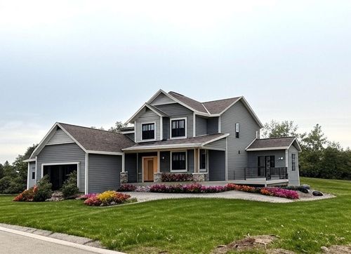 5425403 Pebble Brook Ct, Waukesha, WI, 53189-7744 | Card Image