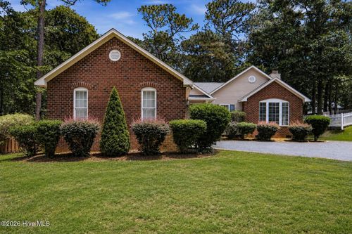 245 Wheeling Dr, Pinehurst, NC, 28374-7071 | Card Image