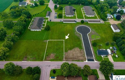 133 Flanders Ave Se, Madelia, MN, 56062-2011 | Card Image