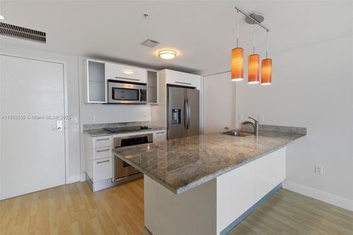 apt-3410-185 Sw 7th St, Miami, FL, 33130-2983 | Card Image