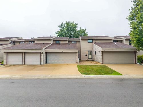 912 Prairie Meadow Ct, Waterloo, IA, 50701-4834 | Card Image