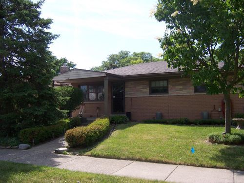 15959 Dugan St, Roseville, MI, 48066-1462 | Card Image
