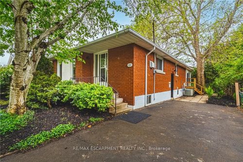 224 W 16th St, Hamilton, ON, L9C4C6 | Card Image