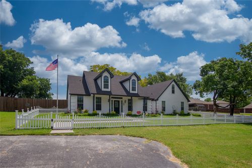 103 Saddle Club Rd, Weatherford, TX, 76088-7622 | Card Image