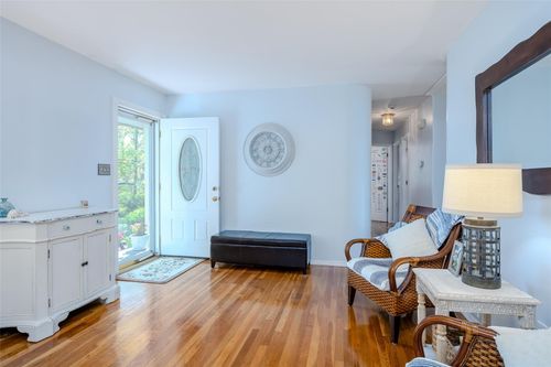 40 Panorama Dr, Huntington, NY, 11743-4418 | Card Image