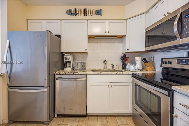 APT-17H - 45 Folly Field Rd, Condo with 2 bedrooms, 2 bathrooms and null parking in Hilton Head Island SC | Image 6