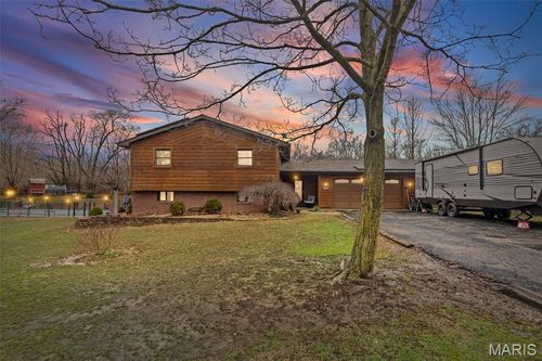 2039 Shook Ln, Centralia, IL, 62801-8339 | Card Image