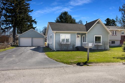 609 Spruce St, Elk Rapids, MI, 49629-9710 | Card Image
