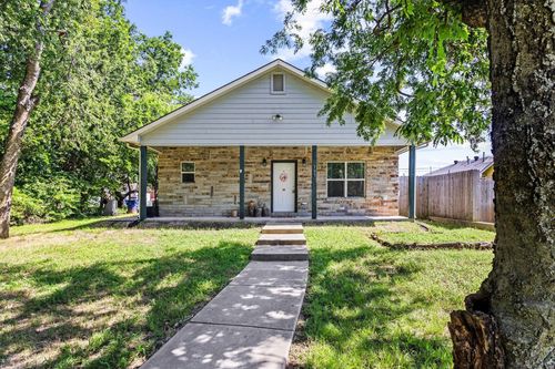105 William St, Pottsboro, TX, 75076-3002 | Card Image