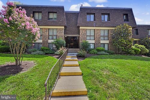 302-5240 W Running Brook Rd, COLUMBIA, MD, 21044-1858 | Card Image