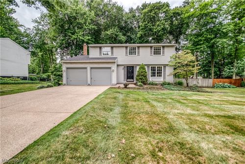 5828 Grovewood Dr, Mentor, OH, 44060-2050 | Card Image