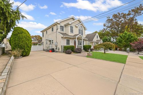 850 First Ave, Franklin Square, NY, 11010-1918 | Card Image