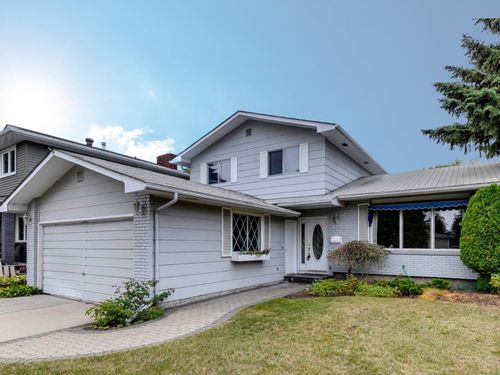 131 Lake Adams Cres Se, Calgary, AB, T2J3N2 | Card Image