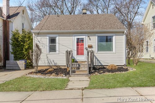 1319 Ashland Ave, Grand Rapids, MI, 49505-5202 | Card Image