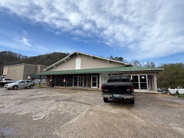 Commercial Sale in Hazard 2