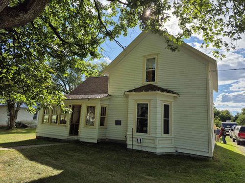 200 W 4th St, Whittemore, MI, 48770-9219 | Card Image