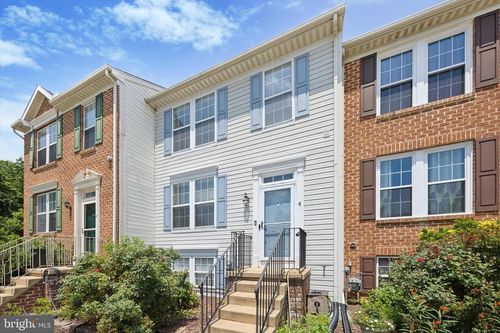 4 W Christina Pl, NEWARK, DE, 19702-2965 | Card Image