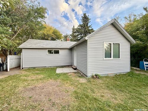 536 6th St, Humboldt, SK, S0K2A0 | Card Image